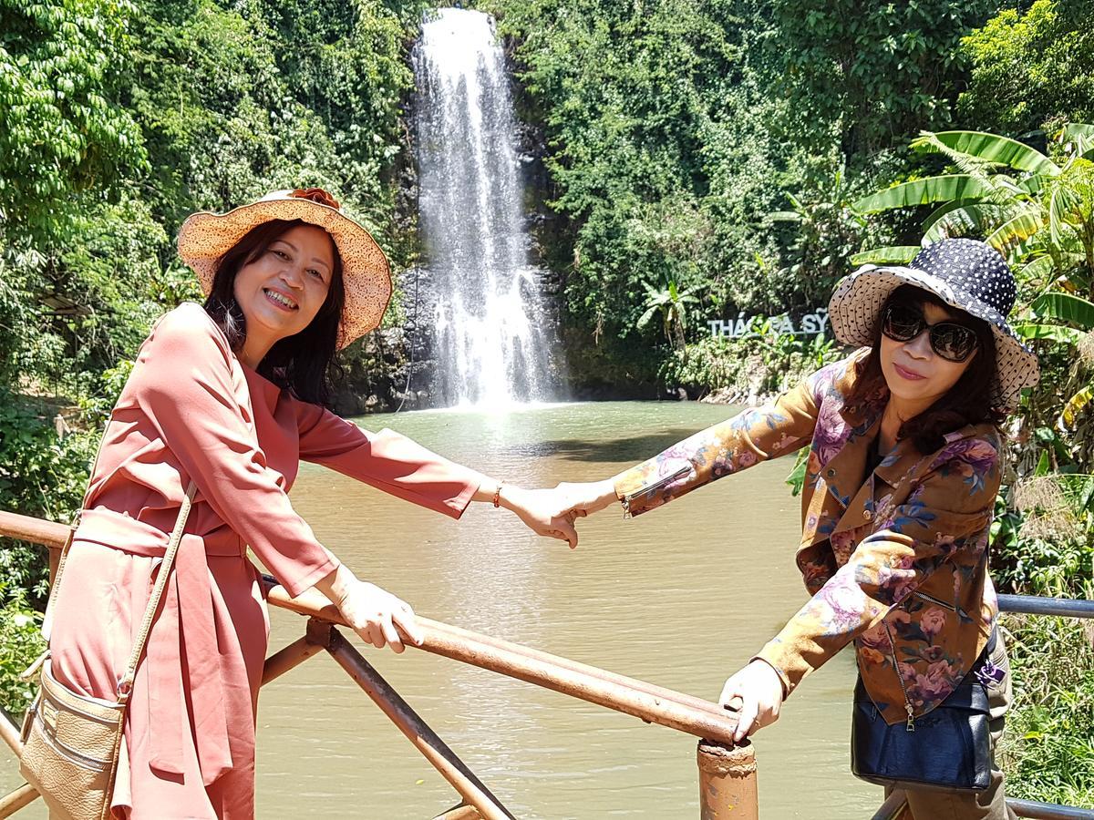 Bac Huong Hotel Kon Tum Bagian luar foto