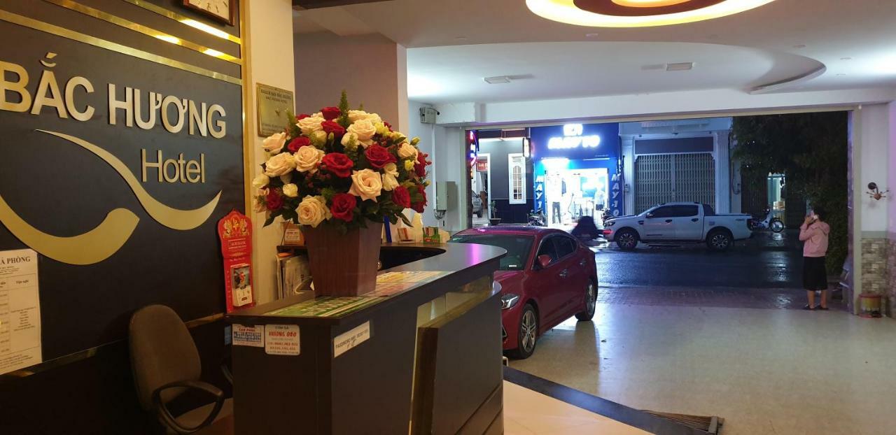 Bac Huong Hotel Kon Tum Bagian luar foto